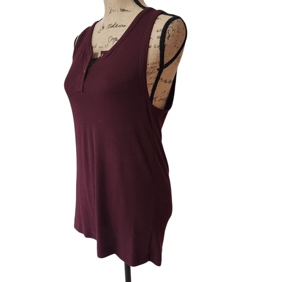 Vince Burgundy Sleeveless Henley Tank Top - Large - Picture 3 of 7